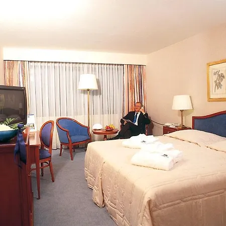 Maritim Grand Готель
